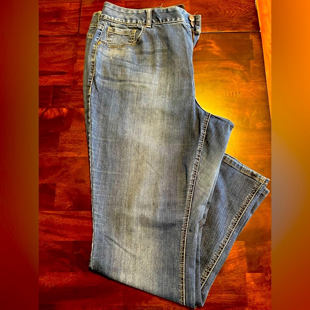 Lane Bryant Bootcut Jean-size 22 - Picture 4 of 6